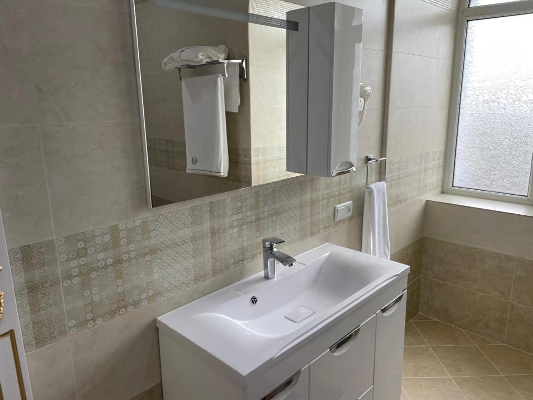 Sipehr Hotel Chkalovsk エクステリア 写真